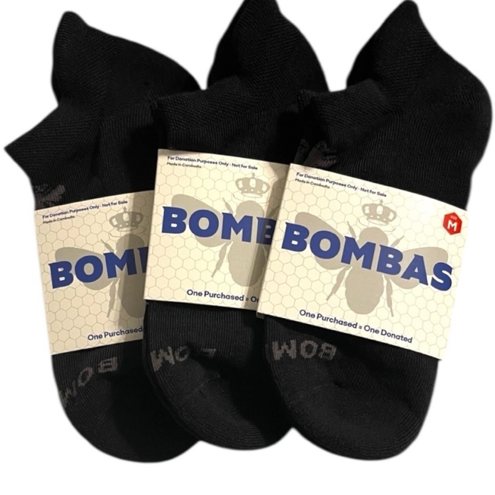 NWT Bombas sock bundle size M